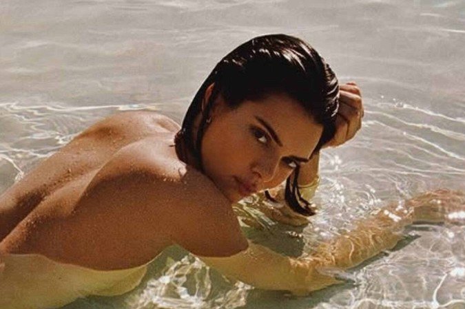 Kendall Jenner faz topless em praia paradisíaca - (crédito: Observatorio dos Famosos) Kendall Jenner faz topless em praia paradisíaca - (crédito: Observatorio dos Famosos)