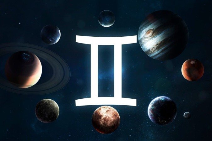 A posição dos planetas no signo de Gêmeos influencia as características dos nativos (Imagem: Vadim Sadovski | Shutterstock) - (crédito: EdiCase) A posição dos planetas no signo de Gêmeos influencia as características dos nativos (Imagem: Vadim Sadovski | Shutterstock) - (crédito: EdiCase)