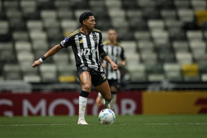 RONY - Outra peça que veio no intervalo e entrou bem. Fez o jogo do Galo flutuar mais no ataque e aumentar o volume dentro da área. Conseguiu marcar o seu e poderia ter feito mais em oportunidades em que poderia ter tomado decisões melhores. Nota: 6,5 - Foto: Pedro Souza/Atlético