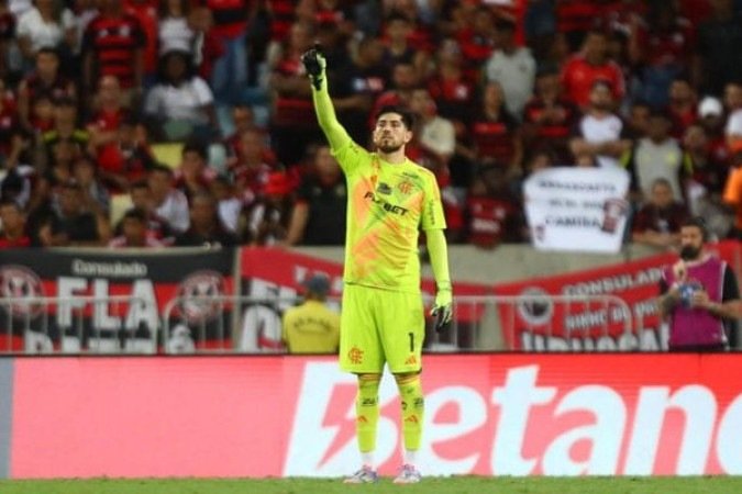 ROSSI – No primeiro tempo, rebateu mal uma bola, que sobrou nos pés de Gruezo, que felizmente finalizou mal. No mais, defesas seguras.  NOTA 6,0. Foto: Gilvan de Souza/Flamengo