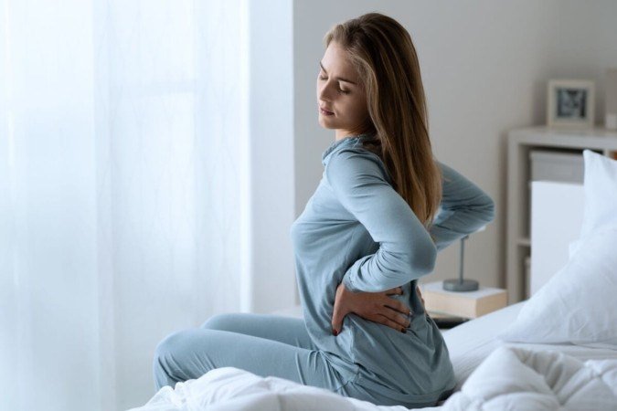 A hérnia de disco costuma causar dores intensas (Imagem: Stock-Asso | Shutterstock) - (crédito: EdiCase) A hérnia de disco costuma causar dores intensas (Imagem: Stock-Asso | Shutterstock) - (crédito: EdiCase)