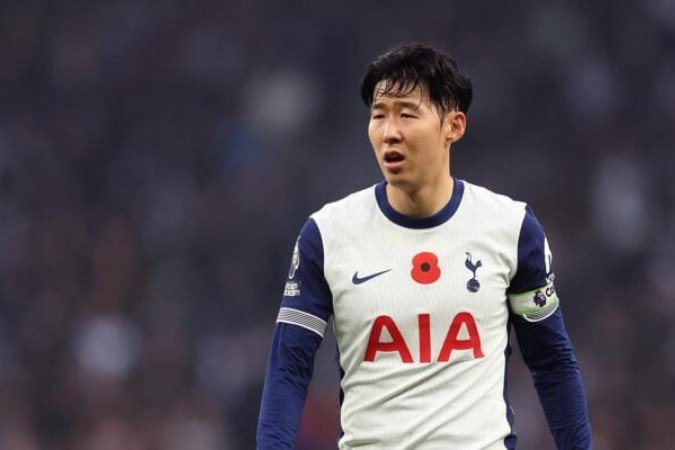 Polícia prende dois suspeitos por extorsão da Son, atacante do Tottenham - (crédito: Foto: Shaun Botterill/Getty Images) Polícia prende dois suspeitos por extorsão da Son, atacante do Tottenham - (crédito: Foto: Shaun Botterill/Getty Images)
