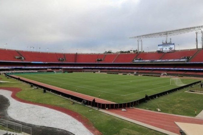 Placa do Morumbis cai em cima de torcedores, durante duelo contra o Libertad  -  (crédito: Foto: Divulgação )