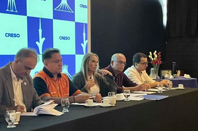 Em reunião, Celina Leão foi cobrada por melhorias em escolas públicas do DF. - (crédito: Bruna Pauxis/CB) Em reunião, Celina Leão foi cobrada por melhorias em escolas públicas do DF. - (crédito: Bruna Pauxis/CB)