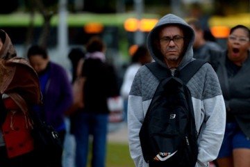 Frio deve persistir e aumentar nos próximos dias -  (crédito:  Ed Alves/CB/D.A Press)