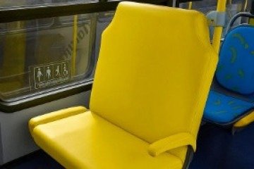 'Mães de bebê reborn não têm direito ao banco preferencial', diz imagem publicada no Instagram oficial da Prefeitura de Curitiba -  (crédito: Reprodução/Instagram)