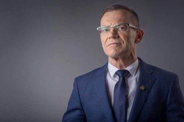 Senador, que já foi líder da bancada petista no Senado, disse que assinou o requerimento para defender uma "investigação contundente, que traga punição exemplar para todos os responsáveis, doa a quem doer"
 -  (crédito: Divulgação/Site do PT)