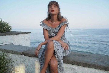 Taylor Swift comprou casa em Rhode Island que pertencia à herdeira da antiga empresa americana de petróleo Standard Oil Company, Rebekah West Harkness -  (crédito: Reprodução/Instagram)