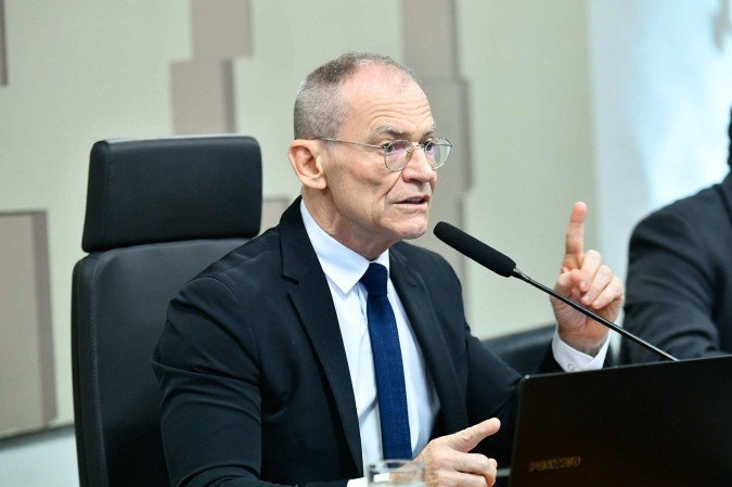 Na mesma sessão, o líder do PT na Casa, Rogério Carvalho (PT-SE), afirmou que o partido assinaria a CPMI se os parlamentares se comprometessem a não limitar as investigações ao período do governo Lula - (crédito: Geraldo Magela/Agência Senado) Na mesma sessão, o líder do PT na Casa, Rogério Carvalho (PT-SE), afirmou que o partido assinaria a CPMI se os parlamentares se comprometessem a não limitar as investigações ao período do governo Lula - (crédito: Geraldo Magela/Agência Senado)
