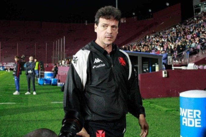 Diniz se apresentou, de forma oficial, como novo treinador do Vasco da Gama - (crédito: Foto: Matheus Lima/Vasco) Diniz se apresentou, de forma oficial, como novo treinador do Vasco da Gama - (crédito: Foto: Matheus Lima/Vasco)