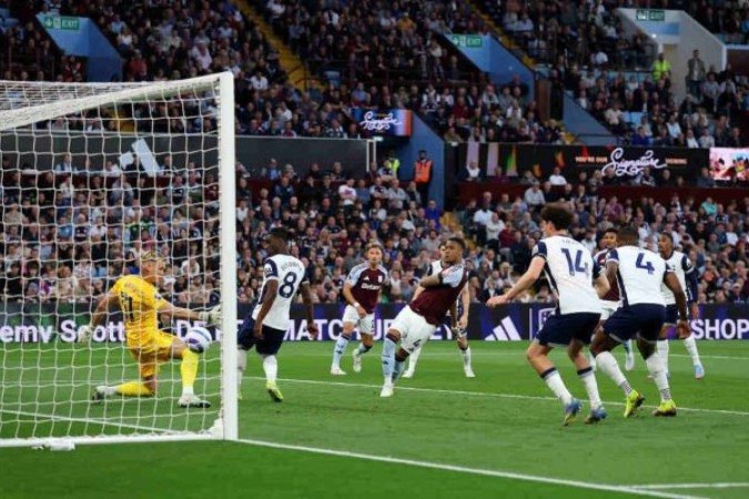 Aston Villa vence Tottenham e entra no G5 - (crédito: Foto: Michael Steele/Getty Images ) Aston Villa vence Tottenham e entra no G5 - (crédito: Foto: Michael Steele/Getty Images )