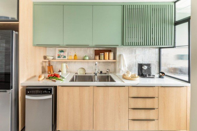 Uma porta de armário bem escolhida faz diferença nos projetos (Projeto: BMA Studio | Imagem: Guilherme Pucci) -  (crédito: EdiCase)