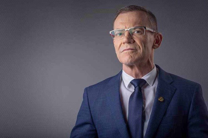 Senador, que já foi líder da bancada petista no Senado, disse que assinou o requerimento para defender uma "investigação contundente, que traga punição exemplar para todos os responsáveis, doa a quem doer"
- (crédito: Divulgação/Site do PT) Senador, que já foi líder da bancada petista no Senado, disse que assinou o requerimento para defender uma "investigação contundente, que traga punição exemplar para todos os responsáveis, doa a quem doer"
- (crédito: Divulgação/Site do PT)