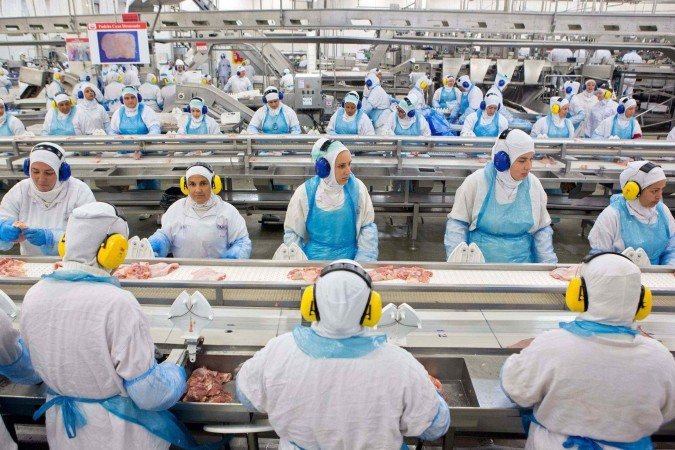 CNA pede investigação de varejistas francesas por boicote à carne brasileira