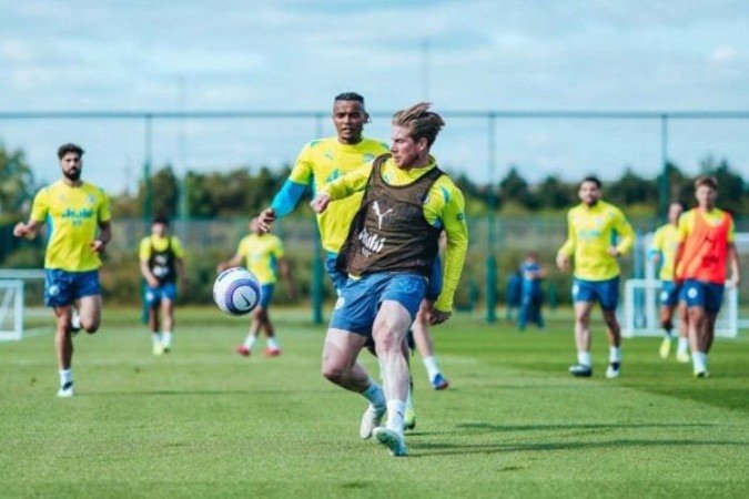 Jogadores do Manchester City durante treinamento da equipe - (crédito: Foto: Divulgação) Jogadores do Manchester City durante treinamento da equipe - (crédito: Foto: Divulgação)