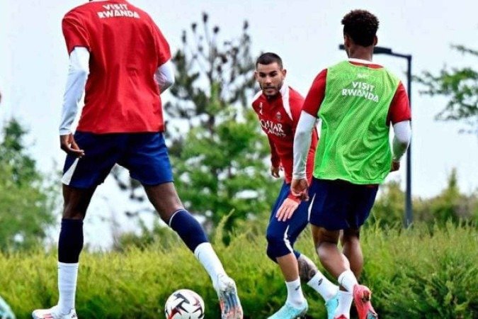 Jogadores do PSG durante treinamento da equipe - (crédito: Foto: Divulgação) Jogadores do PSG durante treinamento da equipe - (crédito: Foto: Divulgação)