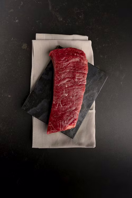 Tem perigo comer carne extremamente vermelha?  -  (crédito: Reprodução/Unsplash)