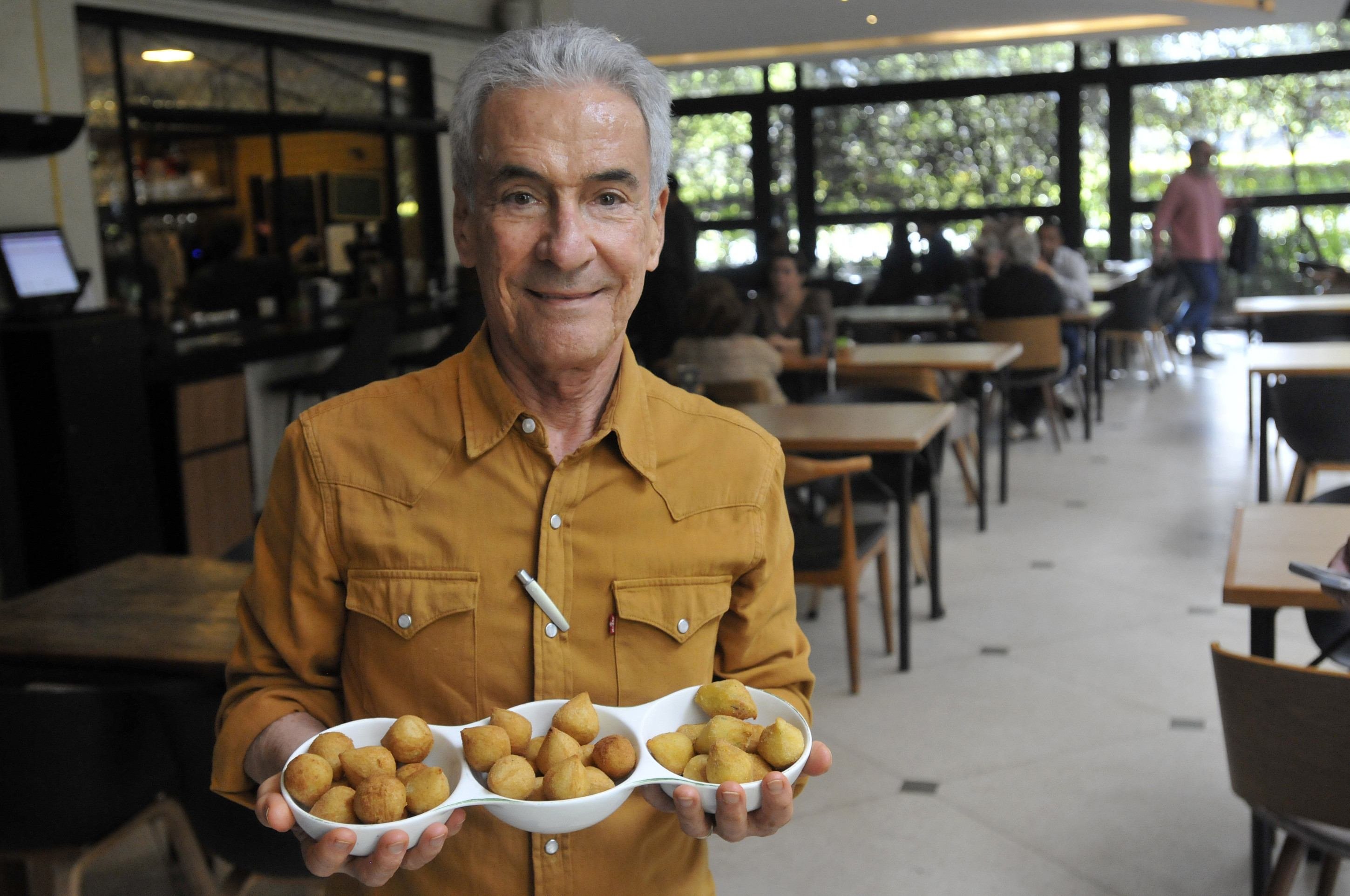 Gilberto Costa acredita que a coxinha é lembrada no sabor e na memória .
