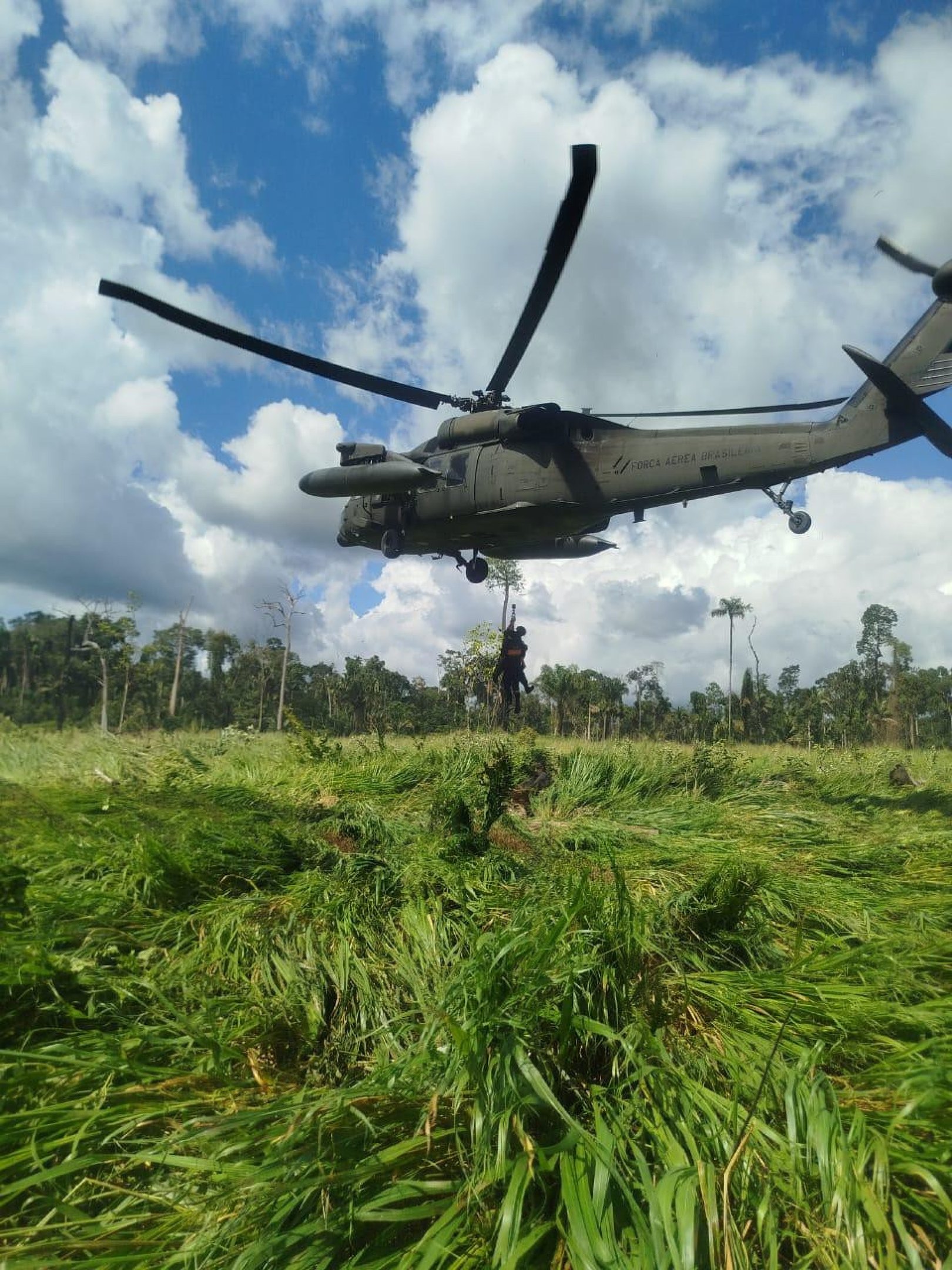 Avião com 200 kg de maconha é interceptado pela FAB e PF na Amazônia brasileira