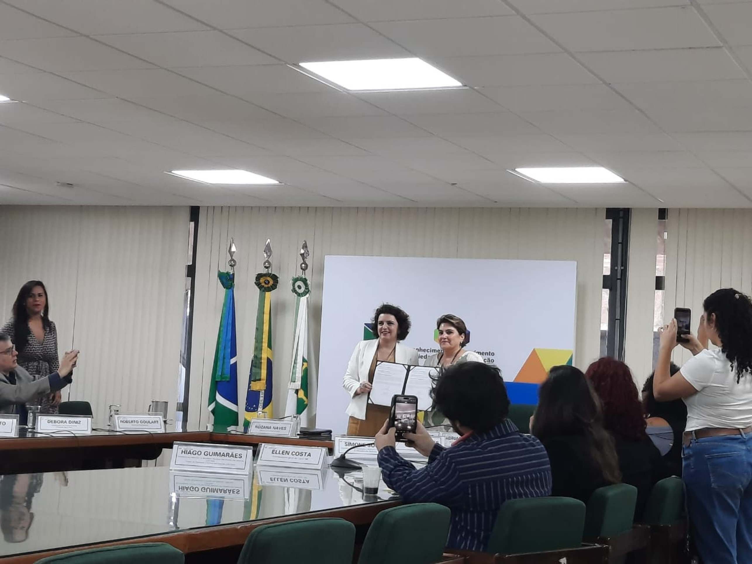 Curso gratuito da UnB capacita profissionais para combater assédio