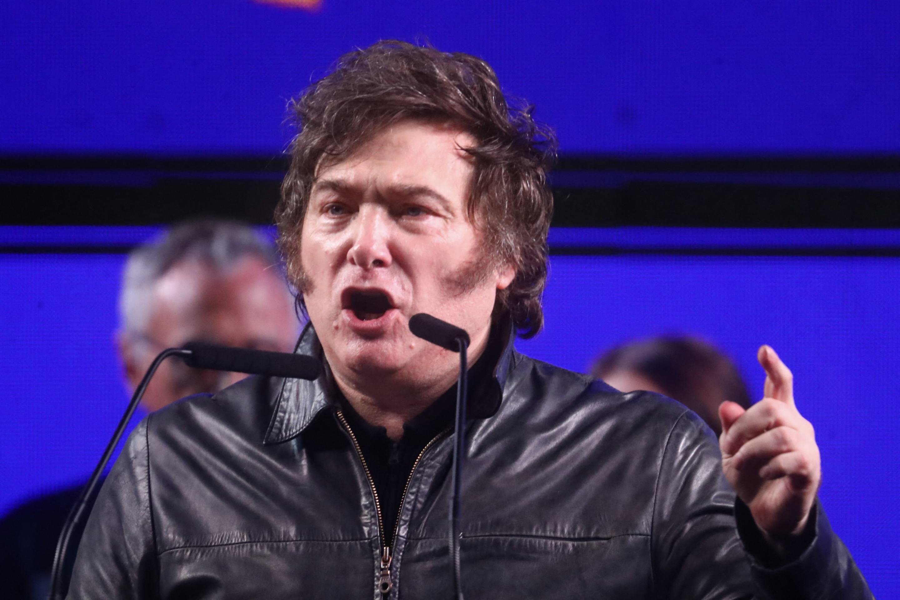 Ajuste fiscal de Javier Milei derruba inflação e turbina PIB da Argentina