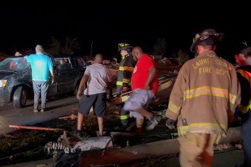 As tempestades de sexta-feira marcam o terceiro dia consecutivo de clima severo na região, com novas ameaças previstas para o fim de semana -  (crédito: Handout / Laurel County Fiscal Court / AFP)