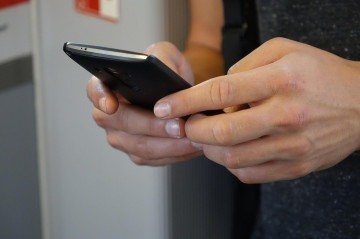 Martelo Virtual: 12 pessoas são presas por aplicar golpes em leilões falsos - Imagem de Semevent por Pixabay