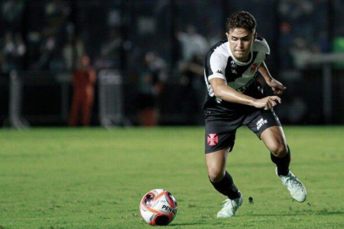 PAULINHO - Entrou no lugar de Tchê Tchê aos 49 do segundo tempo. Nem suou a camisa. SEM NOTA. Foto: Matheus Lima/Vasco