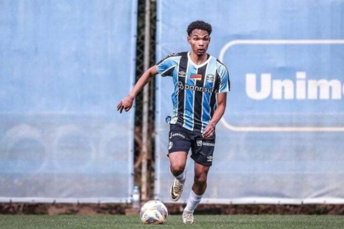 CAMILO - Entrou no lugar de Villasanti aos 16 minutos da etapa final. Cometeu o pênalti polêmico em Luciano NOTA 5,0. Foto: Lucas Uebel/Grêmio