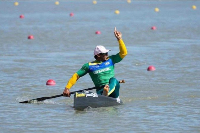 Medalhista olímpico, Isaquias Queiroz, conquistou ouro na Final do C1 500m - (crédito: Federação Espanhola de Canoagem ) Medalhista olímpico, Isaquias Queiroz, conquistou ouro na Final do C1 500m - (crédito: Federação Espanhola de Canoagem )