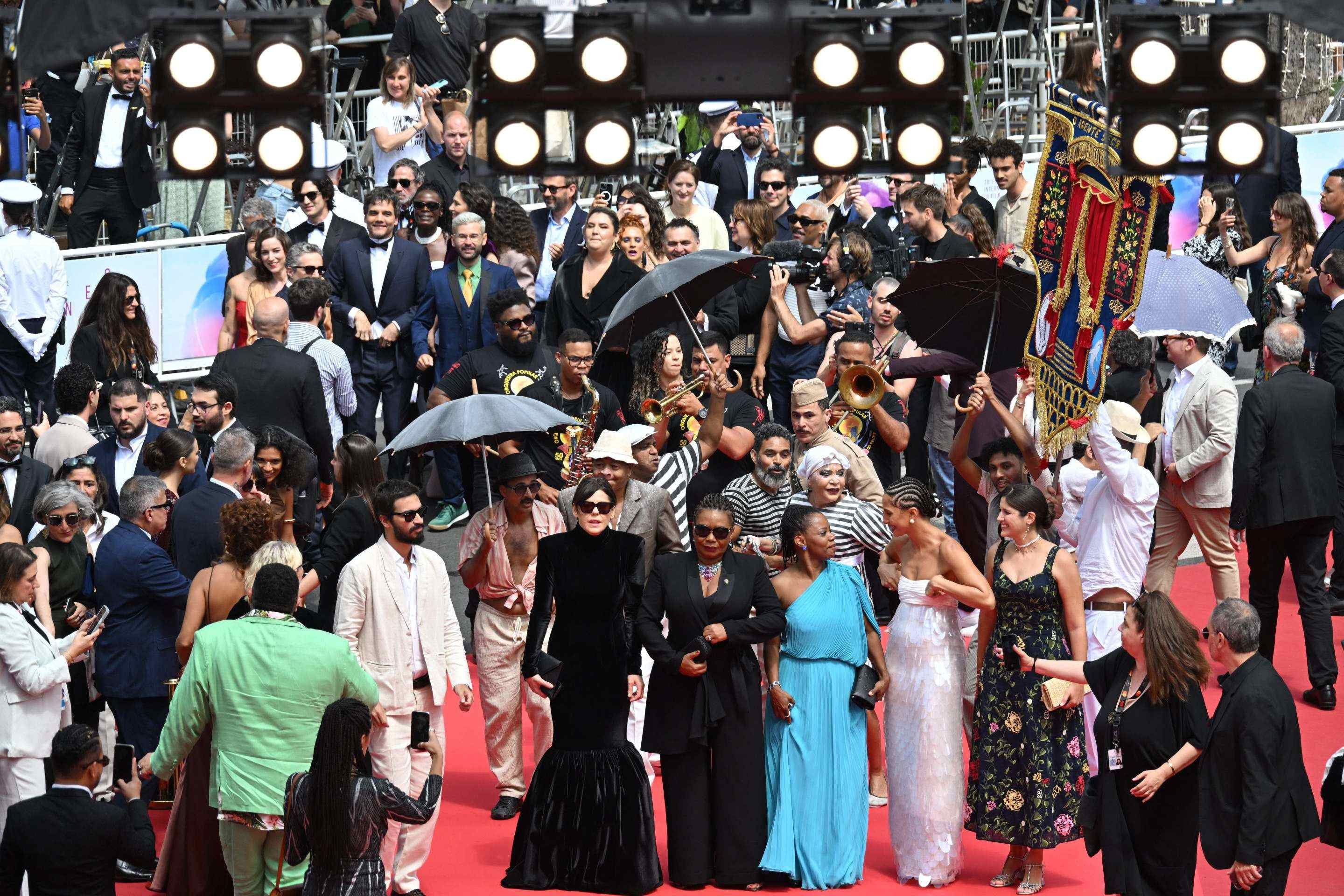 Brasil leva apresentação de frevo para o tapete vermelho do Festival de Cannes  que exibe neste domingo o filme 