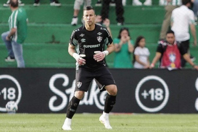 FÁBIO - Apesar do quase mole no primeiro tempo e da pouca exigência, é peça importante para o funcionamento defensivo do time. Nota: 6 - Foto: Lucas Merçon/FFC