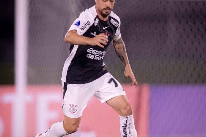 IGOR CORONADO – Com os companheiros de meio pouco criativos, tentou fazer a diferença recuando para armar, mas teve dificuldades para sair da boa marcação do Santos. Cobrou uma falta com muito perigo no primeiro tempo — quase gol do Timão. No segundo tempo, caindo mais pela esquerda, cresceu. NOTA 6,5. Foto: Rodrigo Coca/Agência Corinthians