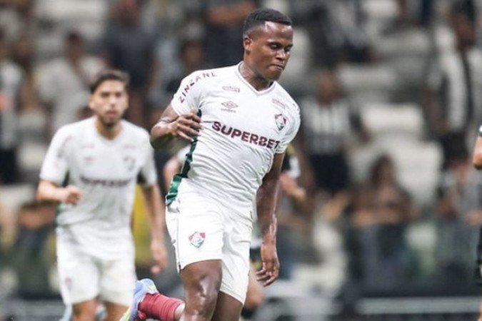 ARIAS - Teve que mudar de função devido à forte marcação do adversário, então passou a circular mais em campo para tentar criar jogadas de perigo. O Tricolor sofre dependência de Arias, que teve um desempenho morno. Nota: 5 - Foto: Divulgação/FFC