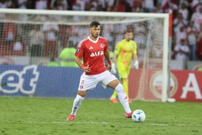 ÓSCAR ROMERO: Entrou e tentou bastante, criou chances, esteve presente nos lances, mas sem muito sucesso. NOTA: 5,5. Foto: - Divulgação / SCI