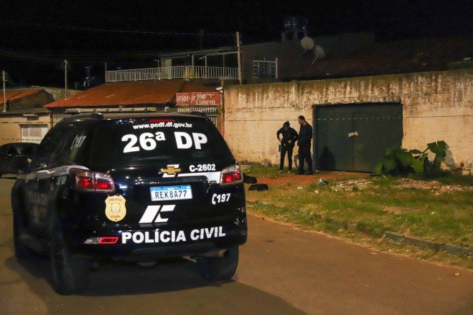 Vítima foi esfaqueada no pescoço e no ombro. O companheiro é o principal suspeito e está foragido
- (crédito: Mari Campos/CB/D.A. Press) Vítima foi esfaqueada no pescoço e no ombro. O companheiro é o principal suspeito e está foragido
- (crédito: Mari Campos/CB/D.A. Press)