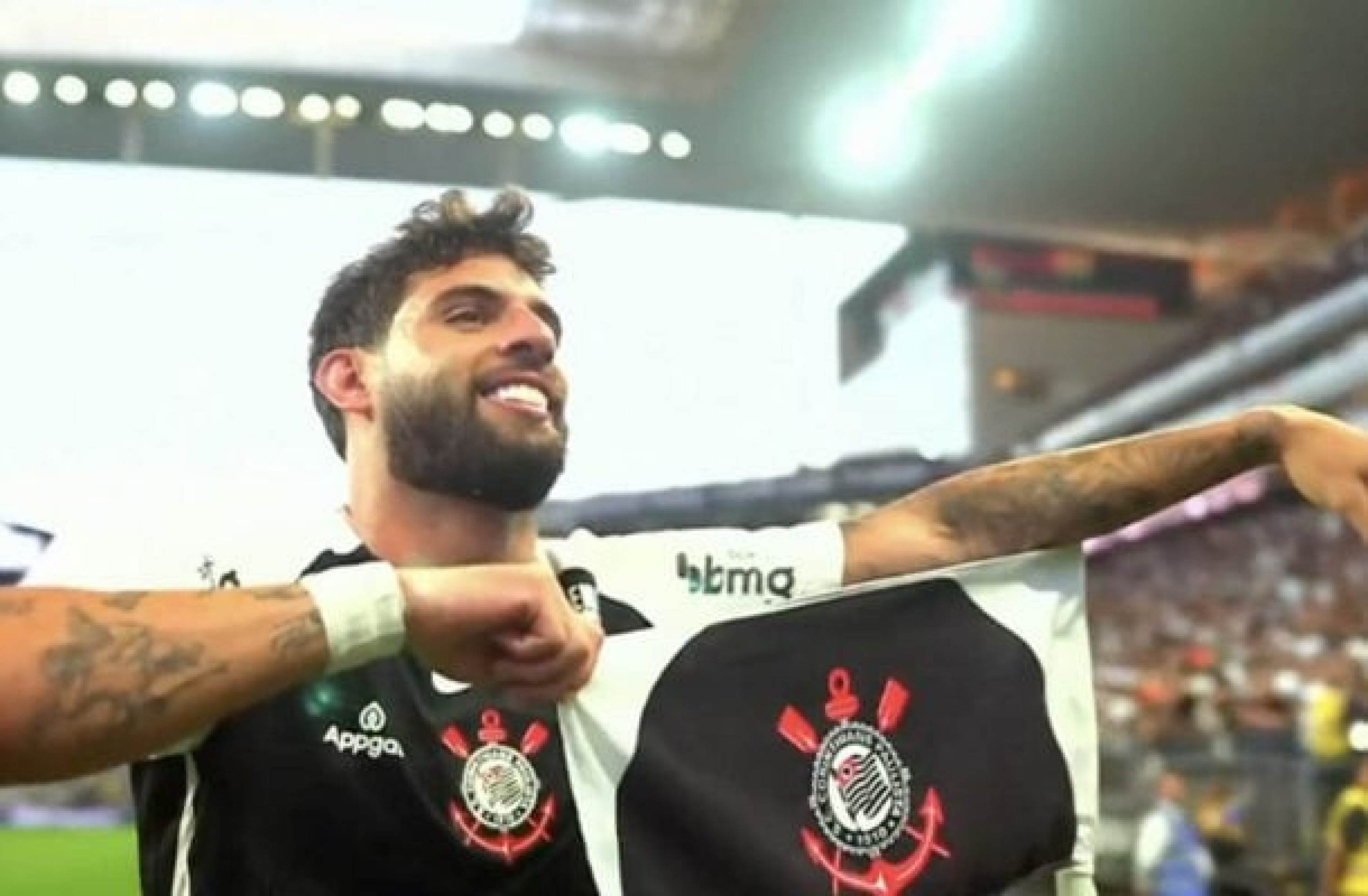 Yuri Alberto celebra o seu gol para o Conrinthians no clássico comntra o Santos -  (crédito: Foto: Reprodução / Tv Globo)