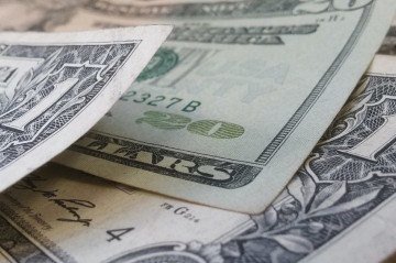 Com mínima a R$ 5,5603, o dólar à vista encerrou o pregão em queda 0,26% a R$ 5,5698 — menor valor de fechamento desde 8 de outubro -  (crédito: Brett Hondow por Pixabay)