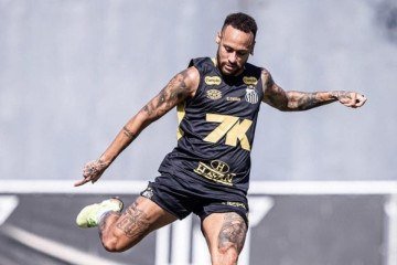 Neymar trabalhou pela primeira vez com parte do elenco santista  -  (crédito: Foto: Raul Baretta/Santos FC)