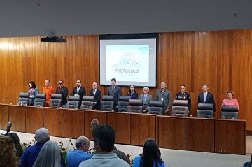 A mesa de abertura do seminário contou com a presença de autoridades dos poderes Executivo, Legislativo e Judiciário, além de representantes da sociedade civil -  (crédito: Ana Carolina Alves/CB/Da Press)