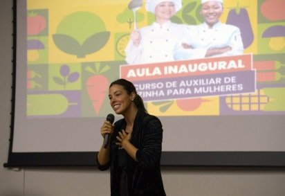 Aula inaugural do curso para mulheres egressas do sistema prisional. Shaila Manzoni, presidente da Associação AME. - (crédito: Marcelo Ferreira/CB/D.A Press) Aula inaugural do curso para mulheres egressas do sistema prisional. Shaila Manzoni, presidente da Associação AME. - (crédito: Marcelo Ferreira/CB/D.A Press)