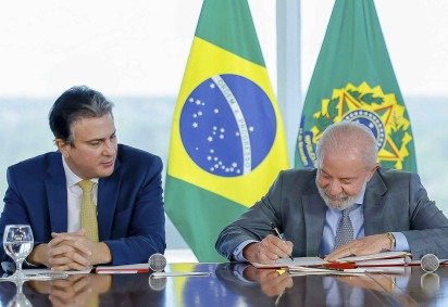 O anúncio da regulamentação do EAD já foi adiado cinco vezes pelo governo federal, mas o decreto foi assinado nesta segunda (19/5) - (crédito: Ricardo Stuckert/PR)
