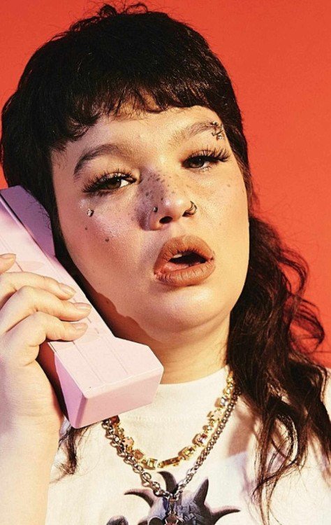 A nova faixa envolvente de Lola Young -  (crédito: TMJBrazil)