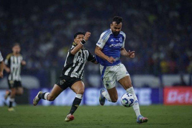 FABRÃCIO BRUNO â?? Anulou Rony (que chegou a perder a paciÃªncia diante da marcaÃ§Ã£o do zagueiro). Muito seguro. NOTA: 7,5. Foto: Gustavo Aleixo/Cruzeiro