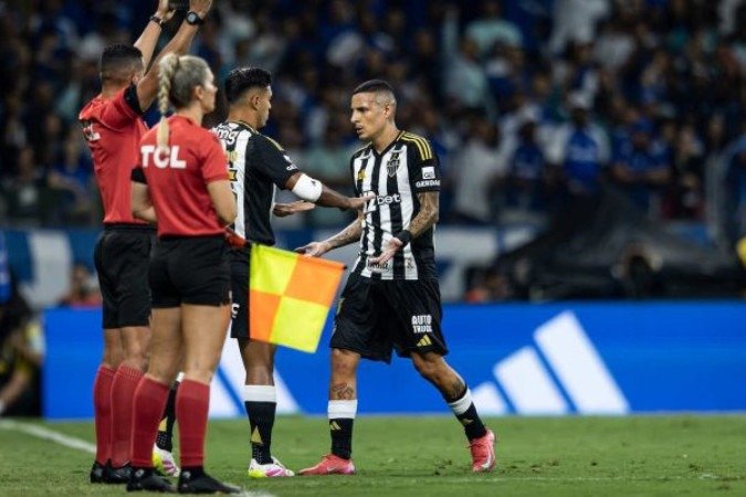 Arana ficou apenas 16 minutos em campo e foi substituído - (crédito: Foto: Pedro Souza / Atlético) Arana ficou apenas 16 minutos em campo e foi substituído - (crédito: Foto: Pedro Souza / Atlético)