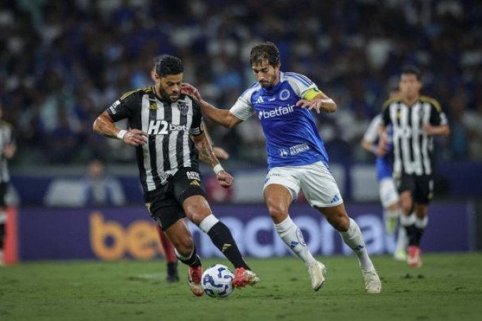 LUCAS SILVA – Está numa fase exuberante. Mais uma grande partida, tanto na destruição das jogadas quanto na criação. Quase fez um gol, mandando uma bola no travessão. NOTA: 7,5. Foto: Gustavo Aleixo/Cruzeiro