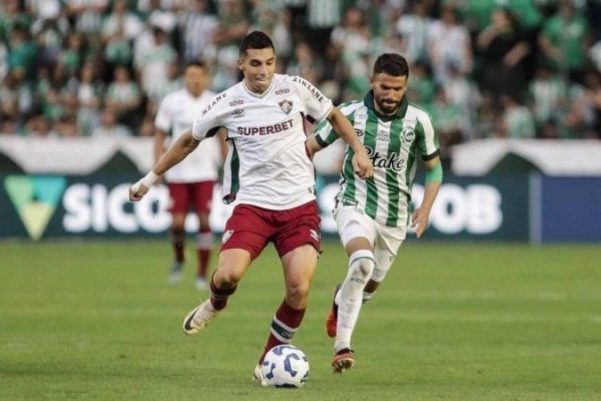 Serna em ação pelo Fluminense no empate com o Juventude pelo Brasileirão - (crédito: - Foto: Lucas Merçon/Fluminense) Serna em ação pelo Fluminense no empate com o Juventude pelo Brasileirão - (crédito: - Foto: Lucas Merçon/Fluminense)