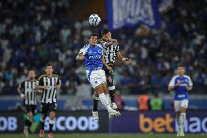 GABRIEL MENINO – Entrou no lugar de Arana ainda no primeiro tempo e saiu aos 28 da etapa final para a entrada de Fausto Vera. Mostrou que está longe da melhor forma física. Nada de destaque na criação e apenas mais um que fechou espaços na defesa. NOTA 5,5.Foto: Pedro Souza / Atlético