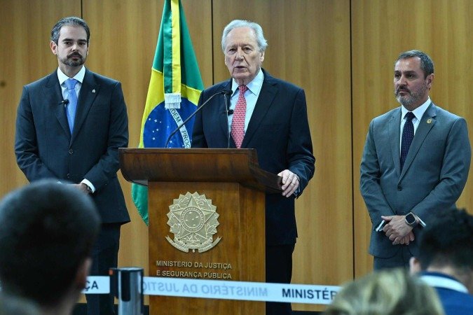 Lewandowski com Urquiza e Rodrigues: segundo ministro, a captura foi Lewandowski com Urquiza e Rodrigues: segundo ministro, a captura foi