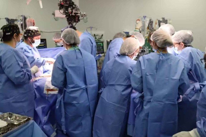 Cirurgia de separação das gêmeas siamesas durou mais de 19 horas - (crédito: Divulgação/Hecad) Cirurgia de separação das gêmeas siamesas durou mais de 19 horas - (crédito: Divulgação/Hecad)